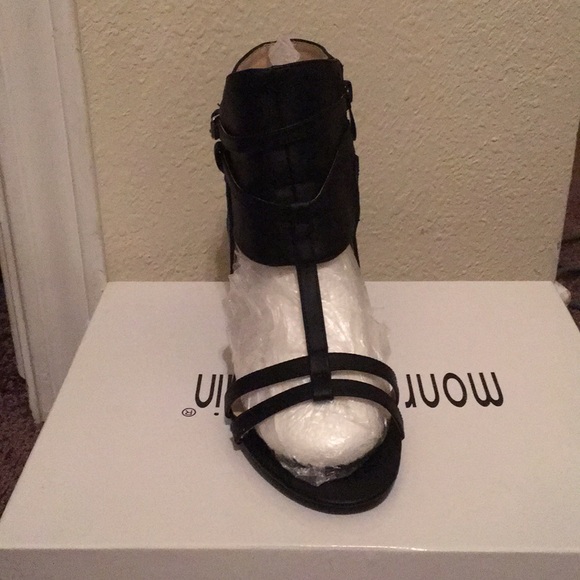 Sandals - Picture 2 of 3